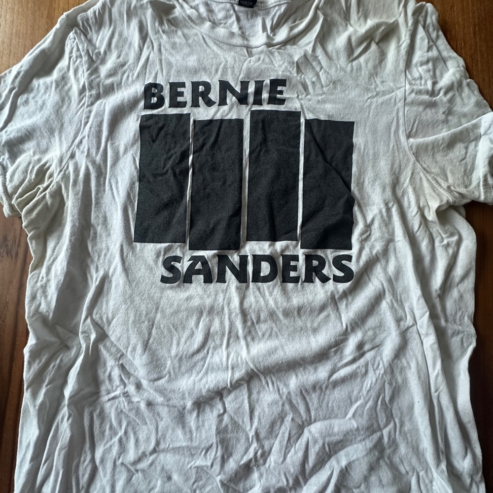 Bernie Sanders - Black Flag Bars Parody T-Shirt - XL